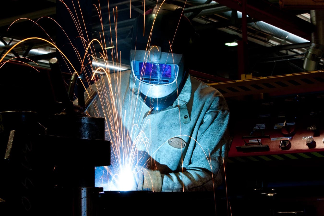 PALFINGER_People_welder_2 (1).jpeg